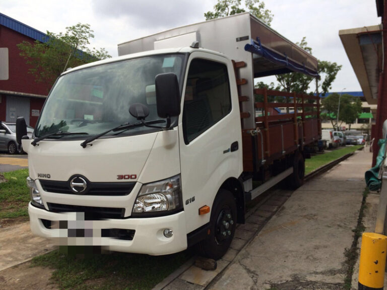 Hino 14ft canopy lorry - 2015 model